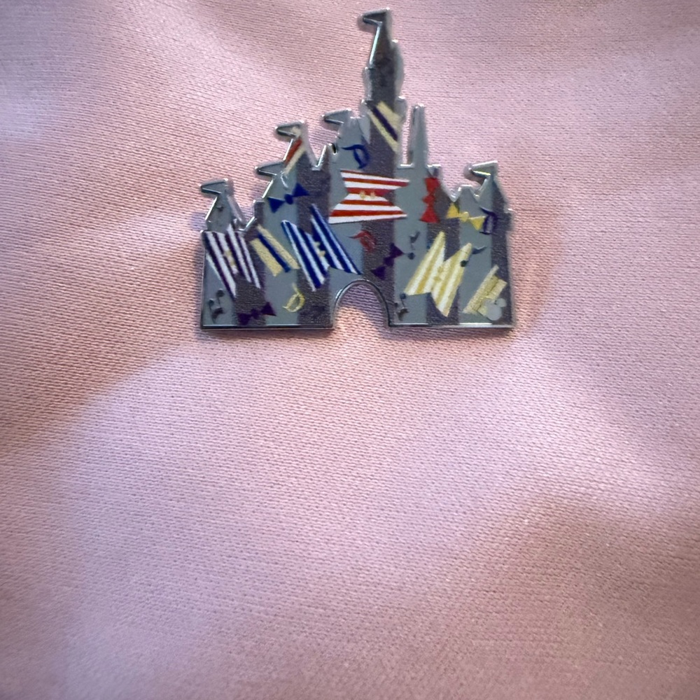 2025 DLR Hidden Mickey Dapper Dan Castle Pin